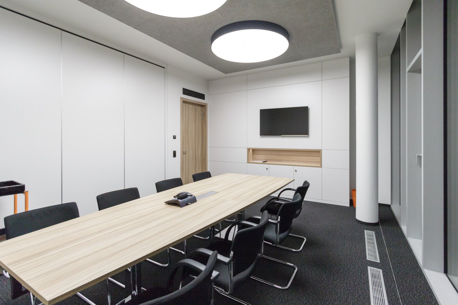 Büroeinrichtungen, Betriebsausstattung und Büromöbel nach Maß – Bilder Referenzen