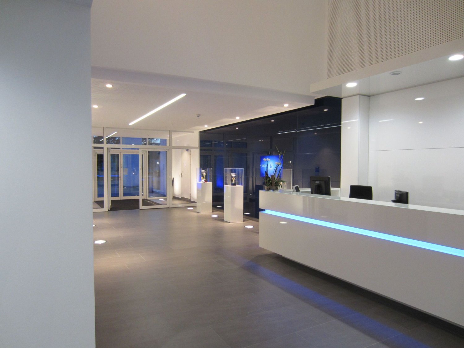 Büroeinrichtungen, Betriebsausstattung und Büromöbel nach Maß – Bilder Referenzen