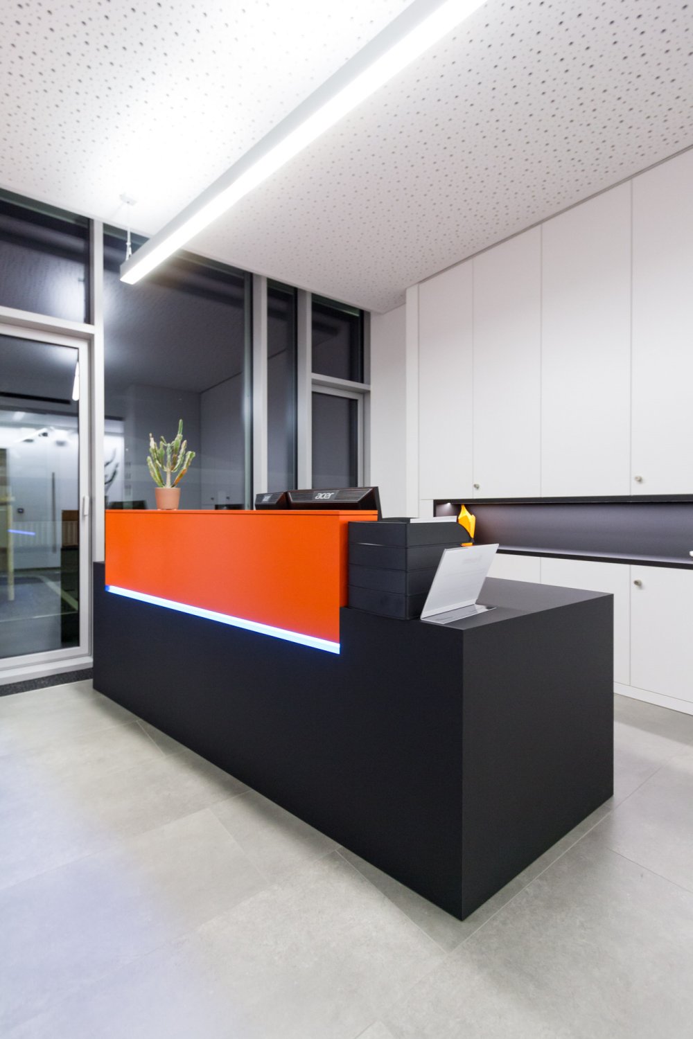 Büroeinrichtungen, Betriebsausstattung und Büromöbel nach Maß – Bilder Referenzen